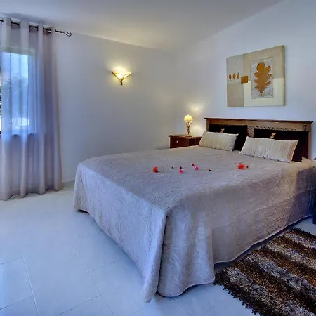 Villa Gira *