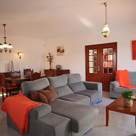 Villa Gira *