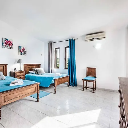 Villa Gira *